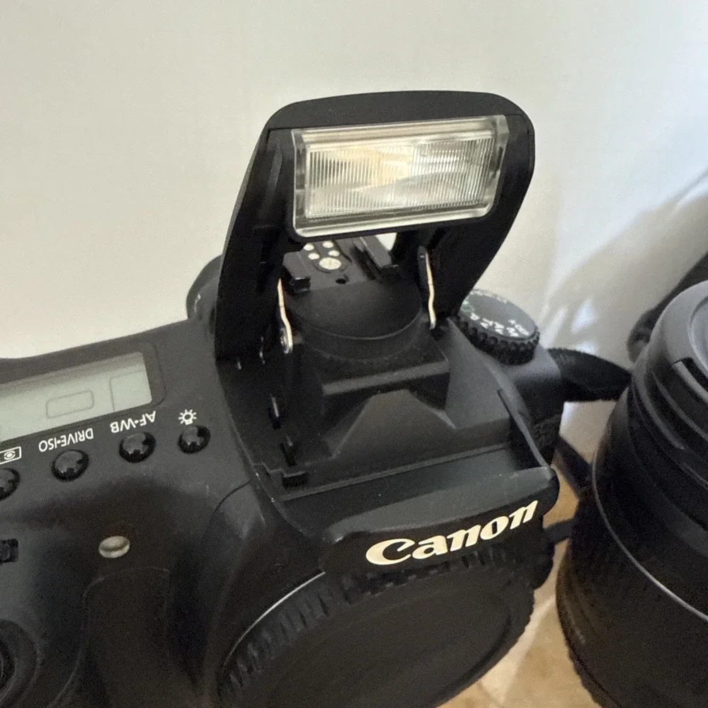 Canon EOS 20D 18-55,  EF 28-80mm F/3.5-5.6 Digital SLR Camera With Bag & Extras